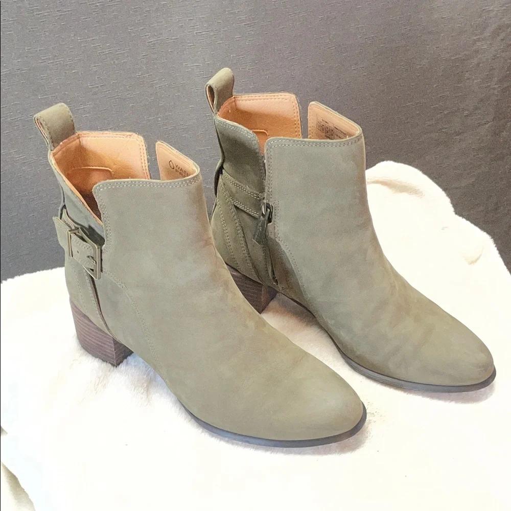 Vionic Sienna Olive‎ Suede Buckle Ankle Boot